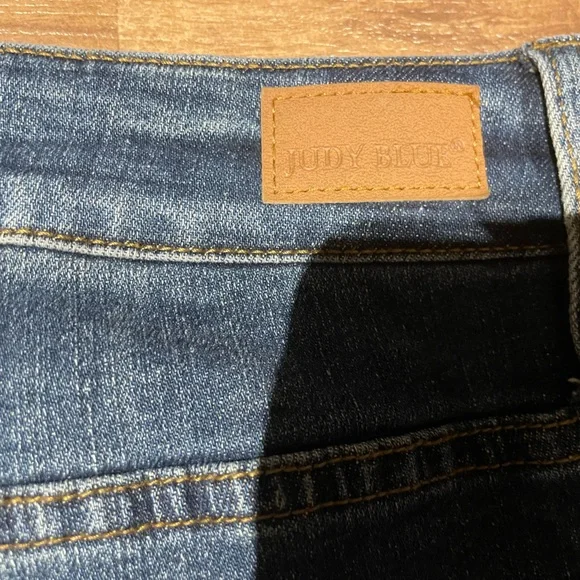 Judy Blue Boyfriend Fit Ripped Jean 22W - Picture 9 of 9